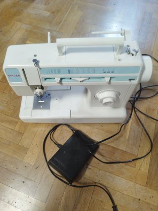 Máquina de Coser Singer Blanca
