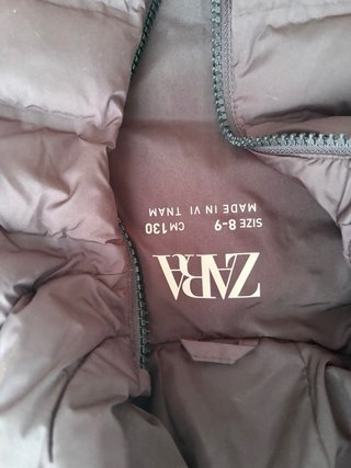 Chaqueta Zara sin mangas con capucha