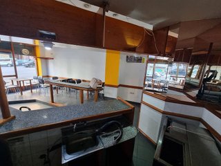 Local comercial en alquiler en El Carbayedo - El Quirinal en Avilés