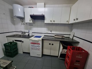 Local comercial en alquiler en El Carbayedo - El Quirinal en Avilés