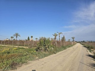 Terreno en venta en Las Bayas en Elche