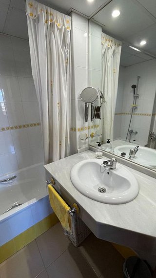 Piso en venta en Santa Rosa - Valdeolleros en Córdoba