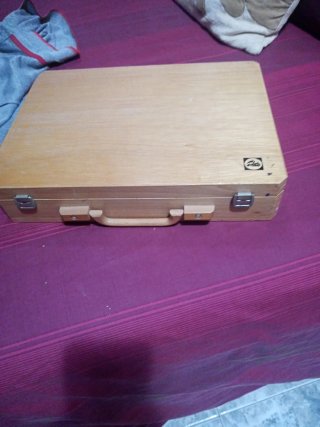 Cajetín de pintura con caballete