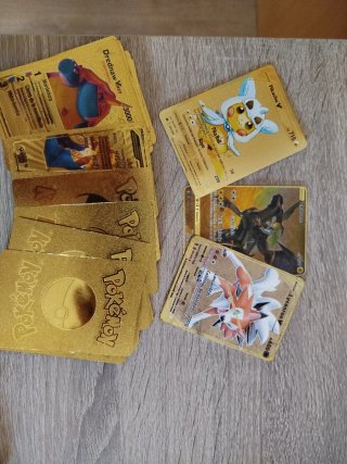 Lote Cartas Pokémon + 800!!. Y cajas metálicas.