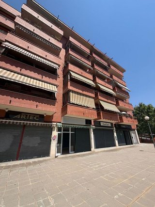 Local comercial en venta en Can Roca-Muntanyeta en Castelldefels