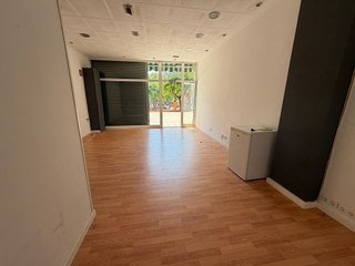 Local comercial en venta en Can Roca-Muntanyeta en Castelldefels