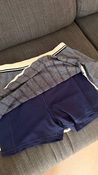 Falda Oysho Tenis Azul y Blanco