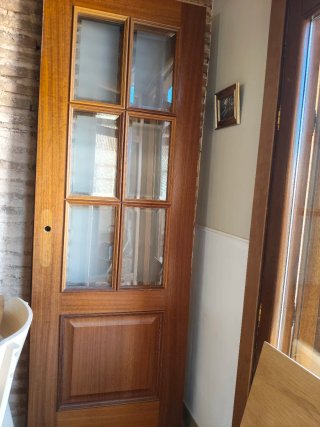 Puertas macizas con cristaleras