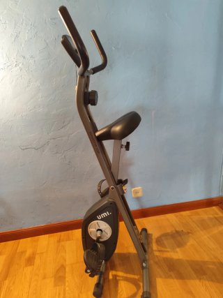 Bicicleta estática UMI poco uso