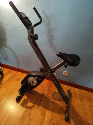 Bicicleta estática UMI poco uso