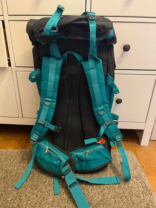 Mochila Trekking 60+5L Turquesa y Negra