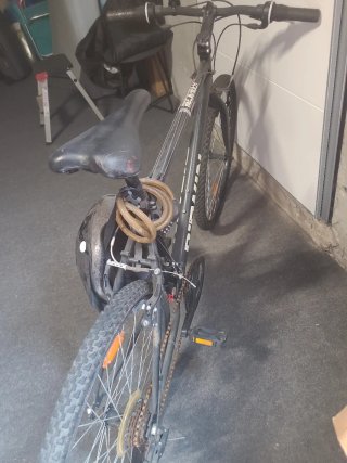 Bicicleta MTB + Casco Negro
