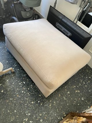 Puff de tela beige