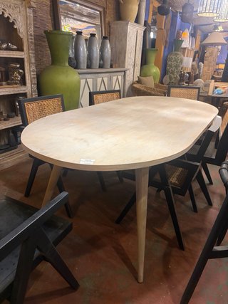 Mesa Comedor Ovalada Madera Beige en oferta 2,20 m