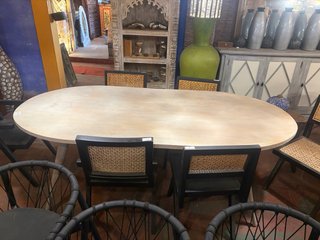 Mesa Comedor Ovalada Madera Beige en oferta 2,20 m