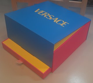 Box Versace autentico mai usato con interno doppio