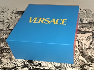 Box Versace autentico mai usato con interno doppio