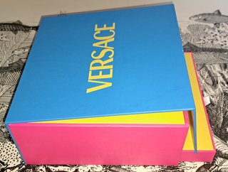 Box Versace autentico mai usato con interno doppio