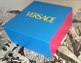 Box Versace autentico mai usato con interno doppio