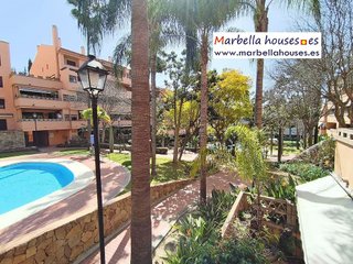 Piso en venta en La Carolina-Guadalpín en Marbella