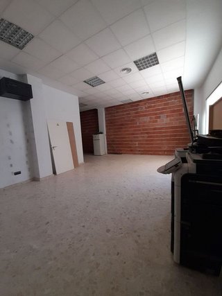 Local comercial en venta en Gamarra - La Trinidad en Málaga