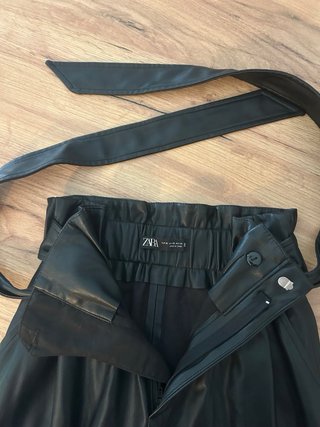 Shorts polipiel de Zara talla XS
