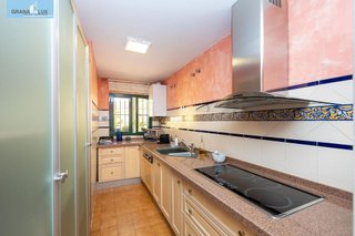 Casa adosada en venta en Crta. De la Sierra en Granada