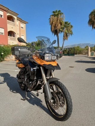 BMW F800 GS Adventure Negra y Amarilla