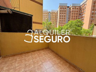 Piso en alquiler en Carranque - Haza Cuevas en Málaga