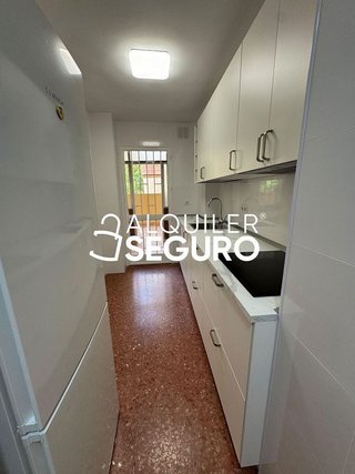 Piso en alquiler en Carranque - Haza Cuevas en Málaga