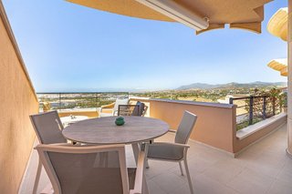 Piso en venta en Los Naranjos en Marbella