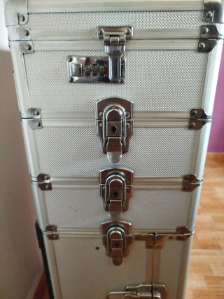 Maletín trolley maquillaje plateado
