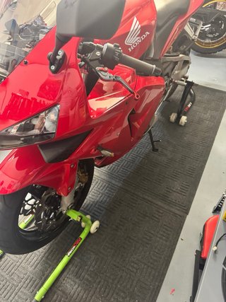 Honda CBR 600RR 2003 Roja