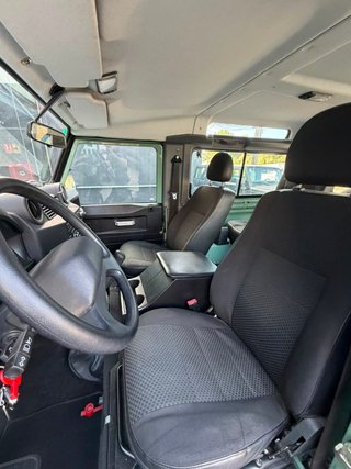 Land Rover Defender 90 SW SE