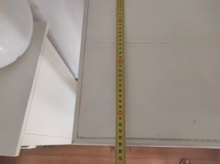 Mesa auxiliar madera blanca y gris