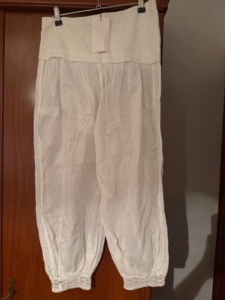 Pantalón bombacho bordado Zara Talla xs