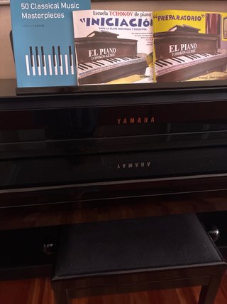 Piano Yamaha Negro Brillante