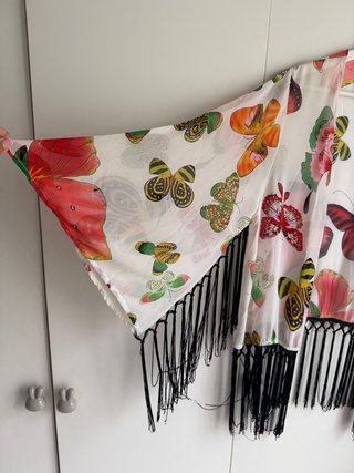 Chaqueta kimono mariposas flecos talla única