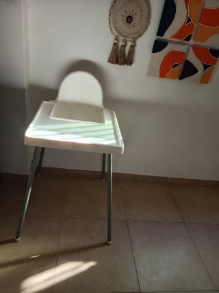 Trona infantil blanca