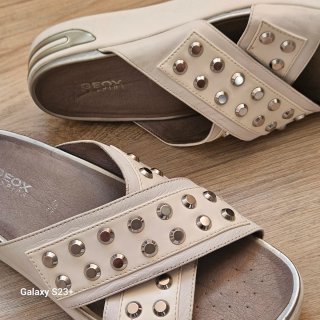 Sandalias Geox Blancas y Plateadas