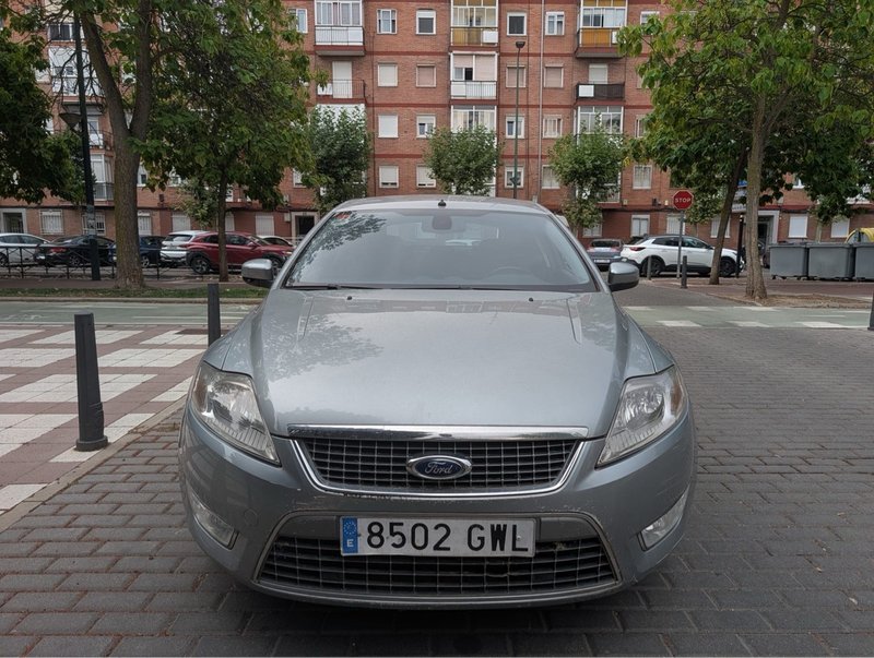 Ford Mondeo 2010 - foto 1