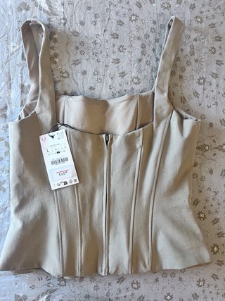 Top Corsetero Botones Zara Beige