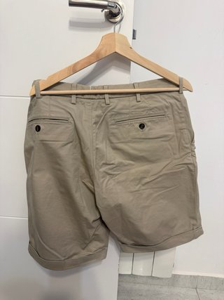 Pantalón corto beige HE. Talla M
