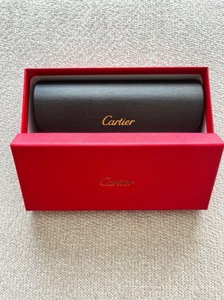 Gafas Cartier nuevas.