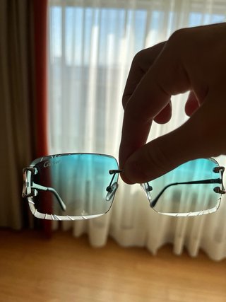 Gafas Cartier nuevas.