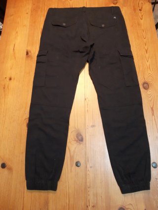 Pantalones cargo negros