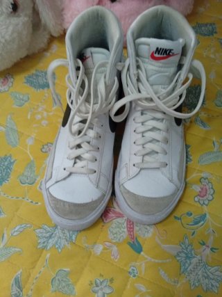 Deportivas Nike Blancas y Negras