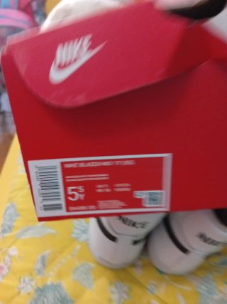 Deportivas Nike Blancas y Negras