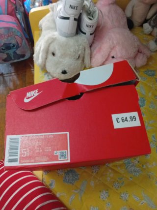 Deportivas Nike Blancas y Negras