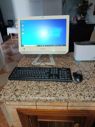 Ordenador All-in-One Lenovo